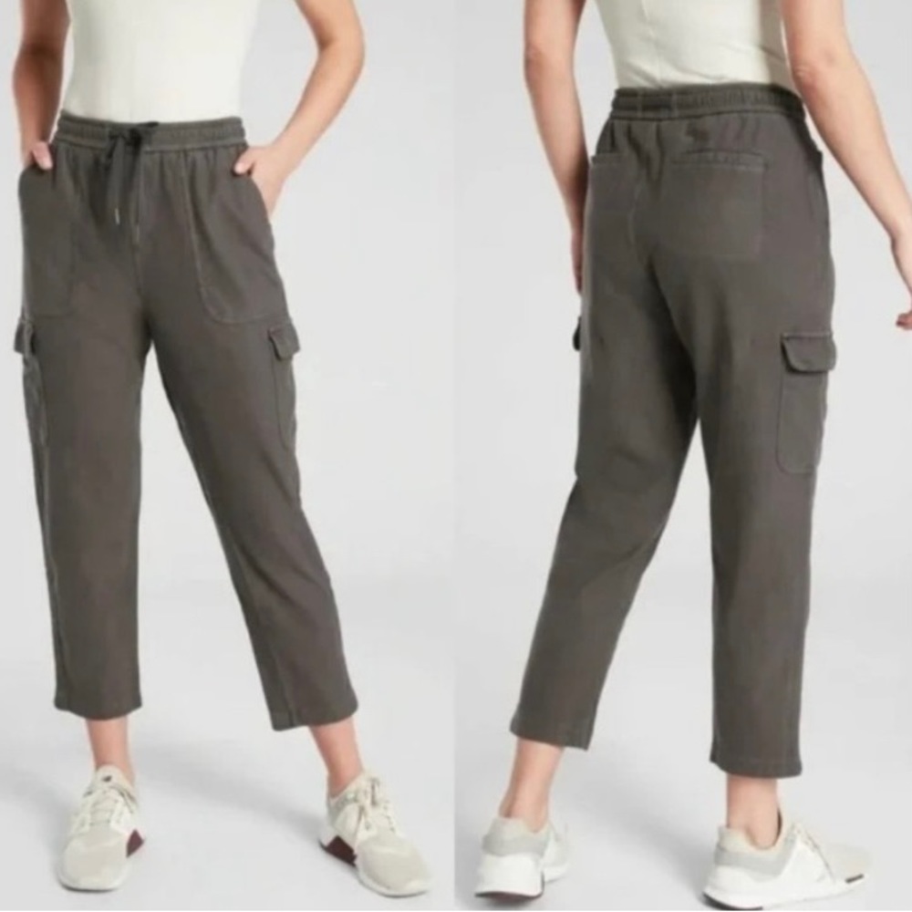 Athleta Farallon Cargo Crop Pants Cypress Green Size 6